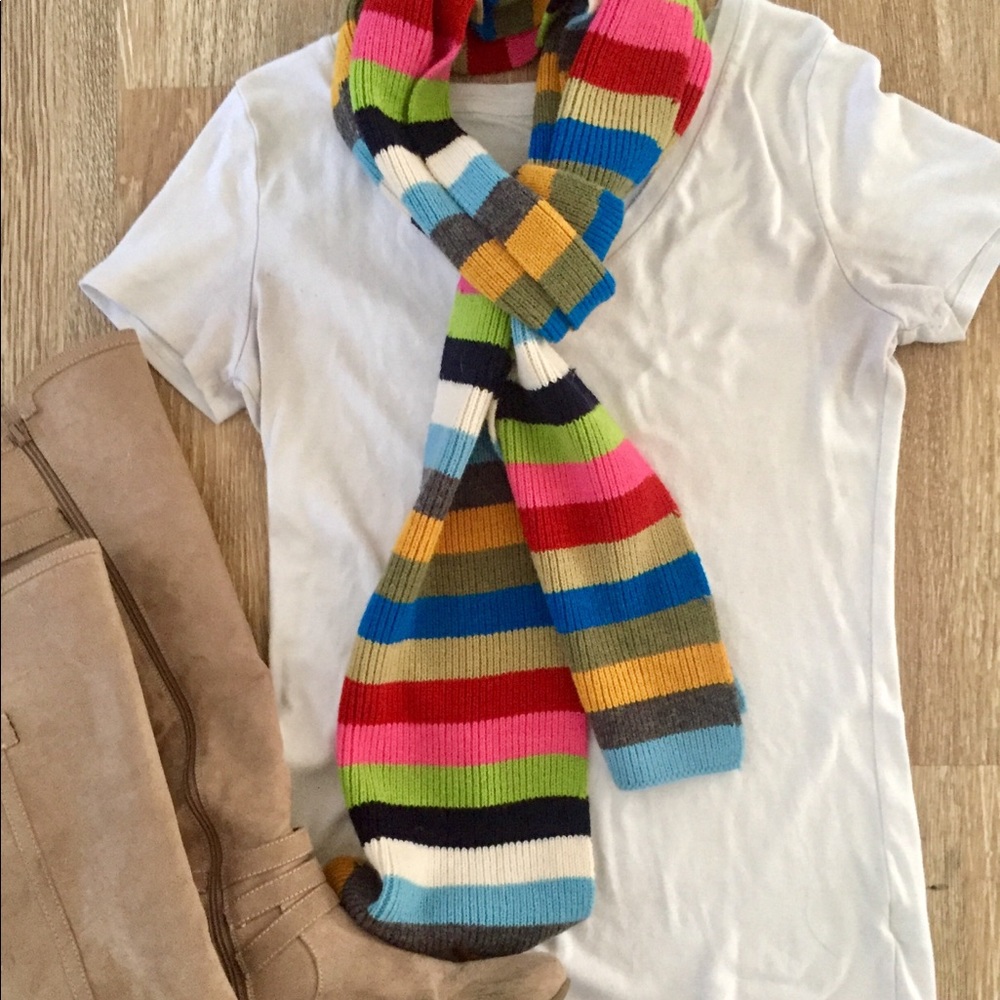 Scarf 🚨buy 2 scarves, get 1 FREE!🚨